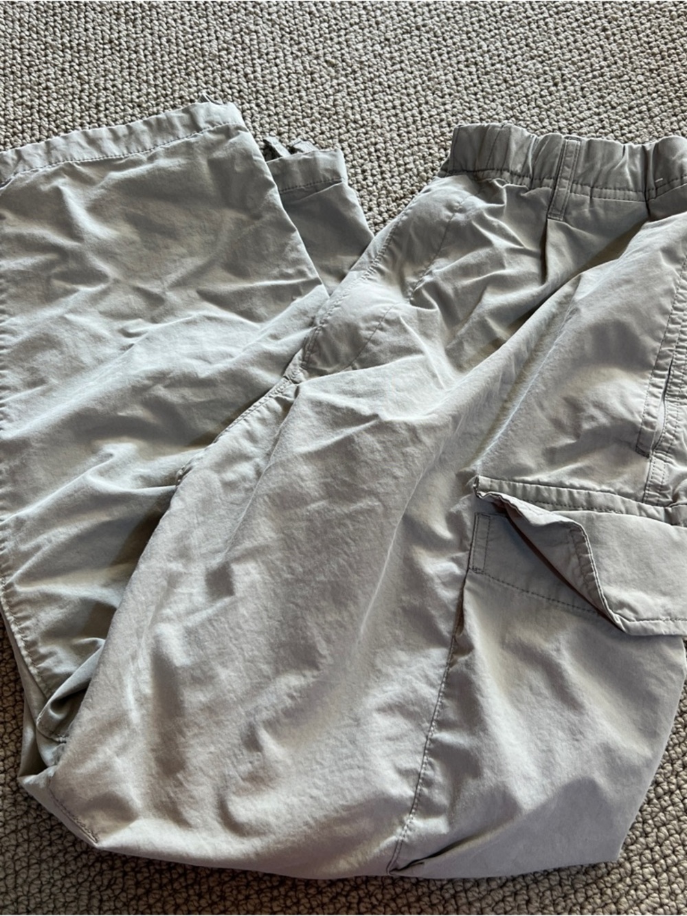 Uniqlo Men’s beige parachute pants-small